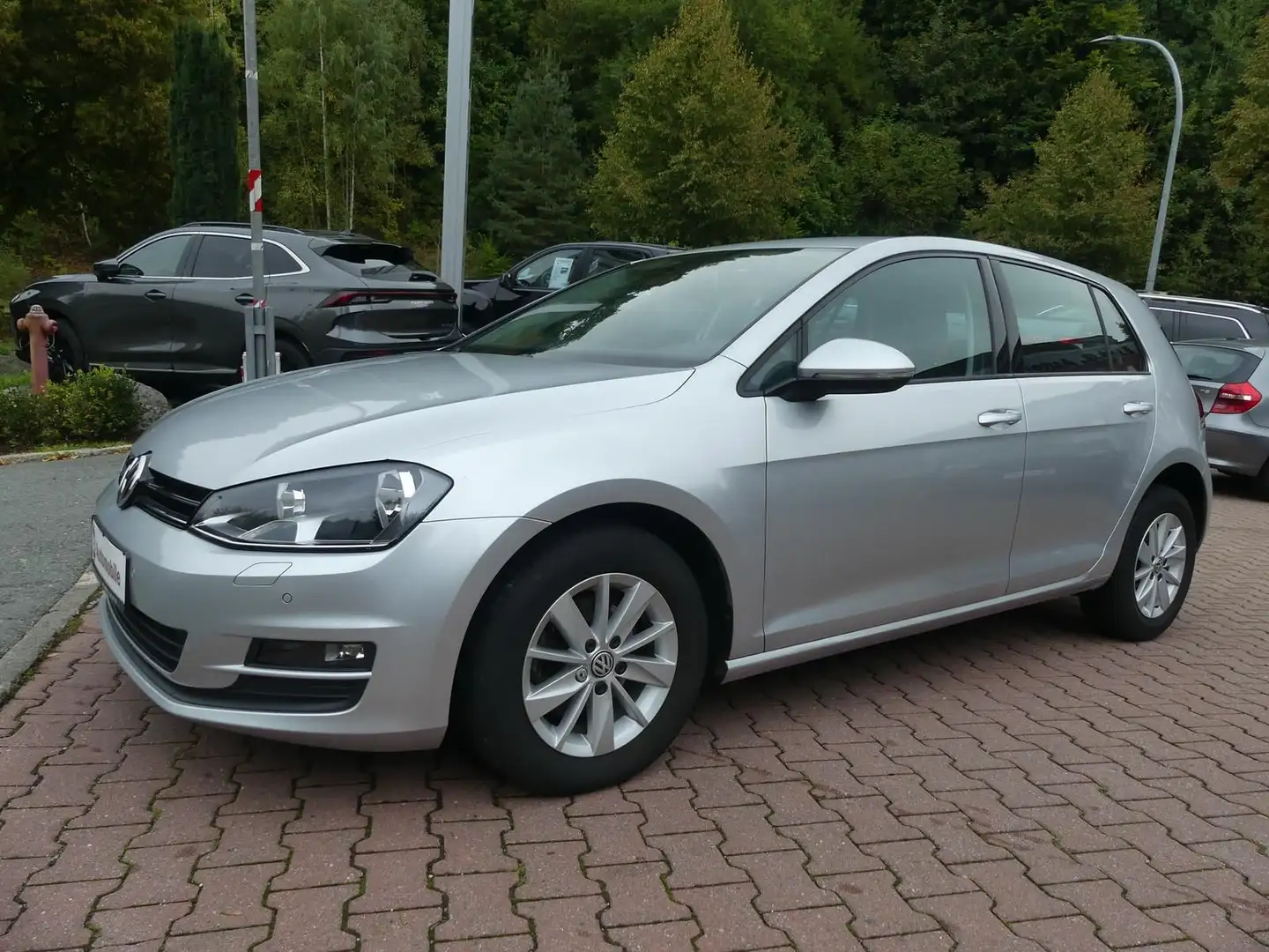 Volkswagen Golf 1.6 TDI*Klimaauto*Sitzhzg*PDC Silber - 1