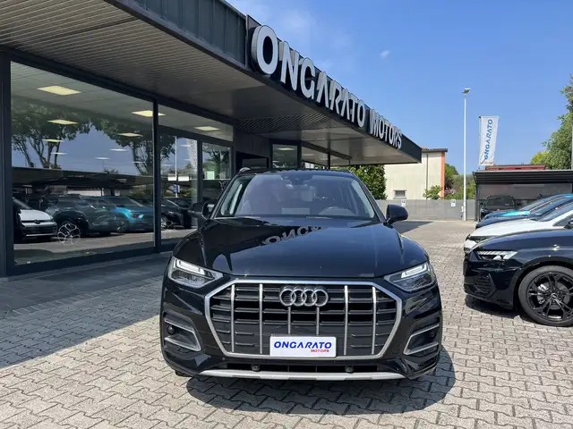 Audi Q5 view 2