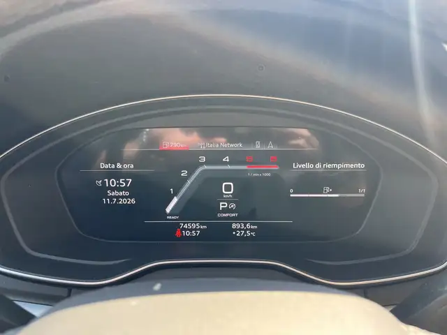 Audi Q5 view 15