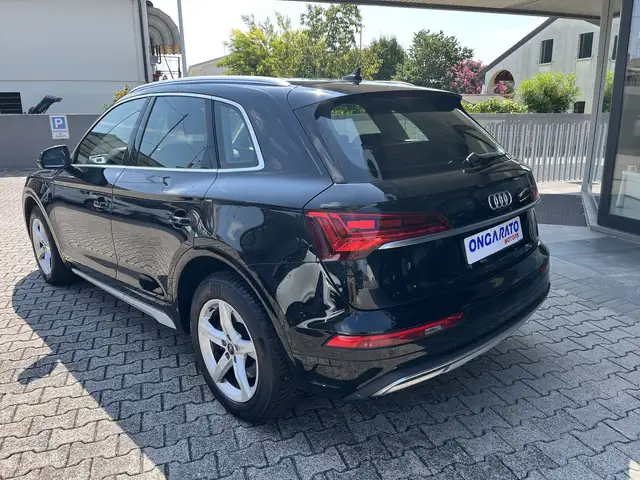 Audi Q5 view 7