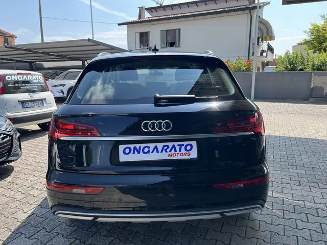 Audi Q5 view 6