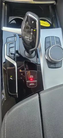 BMW 5 Series view 24