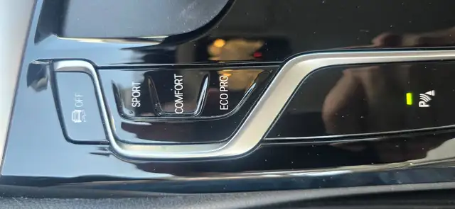 BMW 5 Series view 23