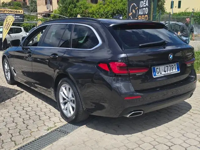 BMW 5 Series view 6
