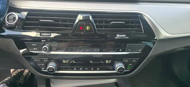 BMW 5 Series view 21