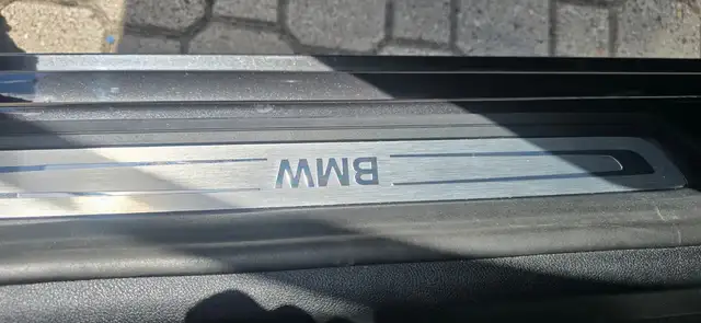BMW 5 Series view 8