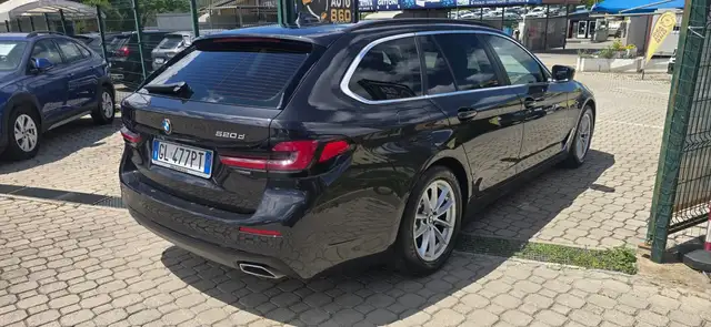 BMW 5 Series view 4