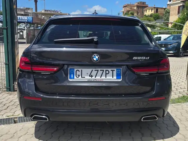 BMW 5 Series view 5