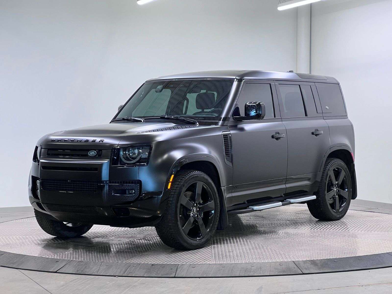 2023 Land Rover Defender P525 V8 | FULL MATTE WRAP