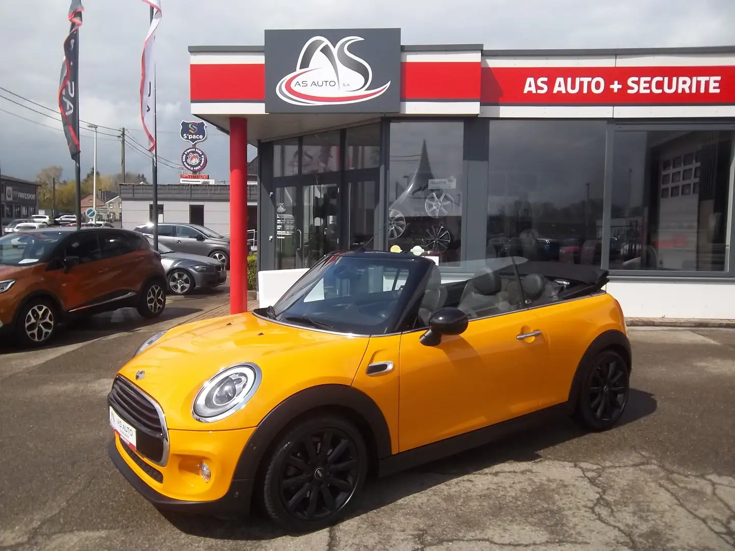 MINI Cooper D Cabrio 1.5D 115cv Orange - 1