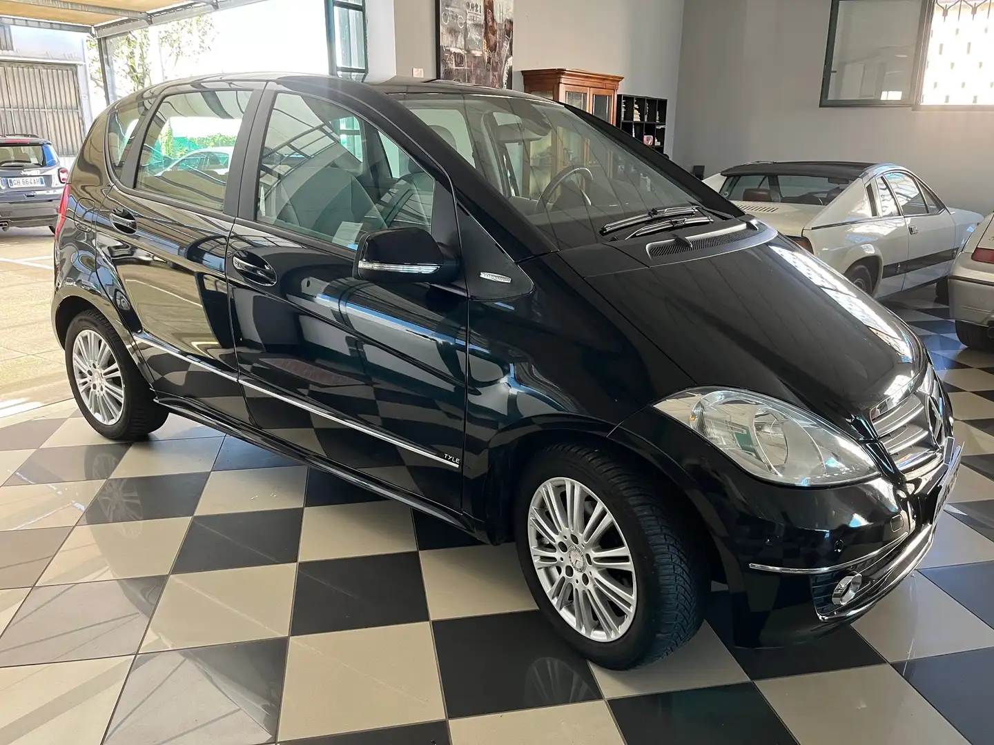 Mercedes-Benz A 160 ELEGANCE STYLE - CAMBIO AUT. - KM 92.000 Noir - 2