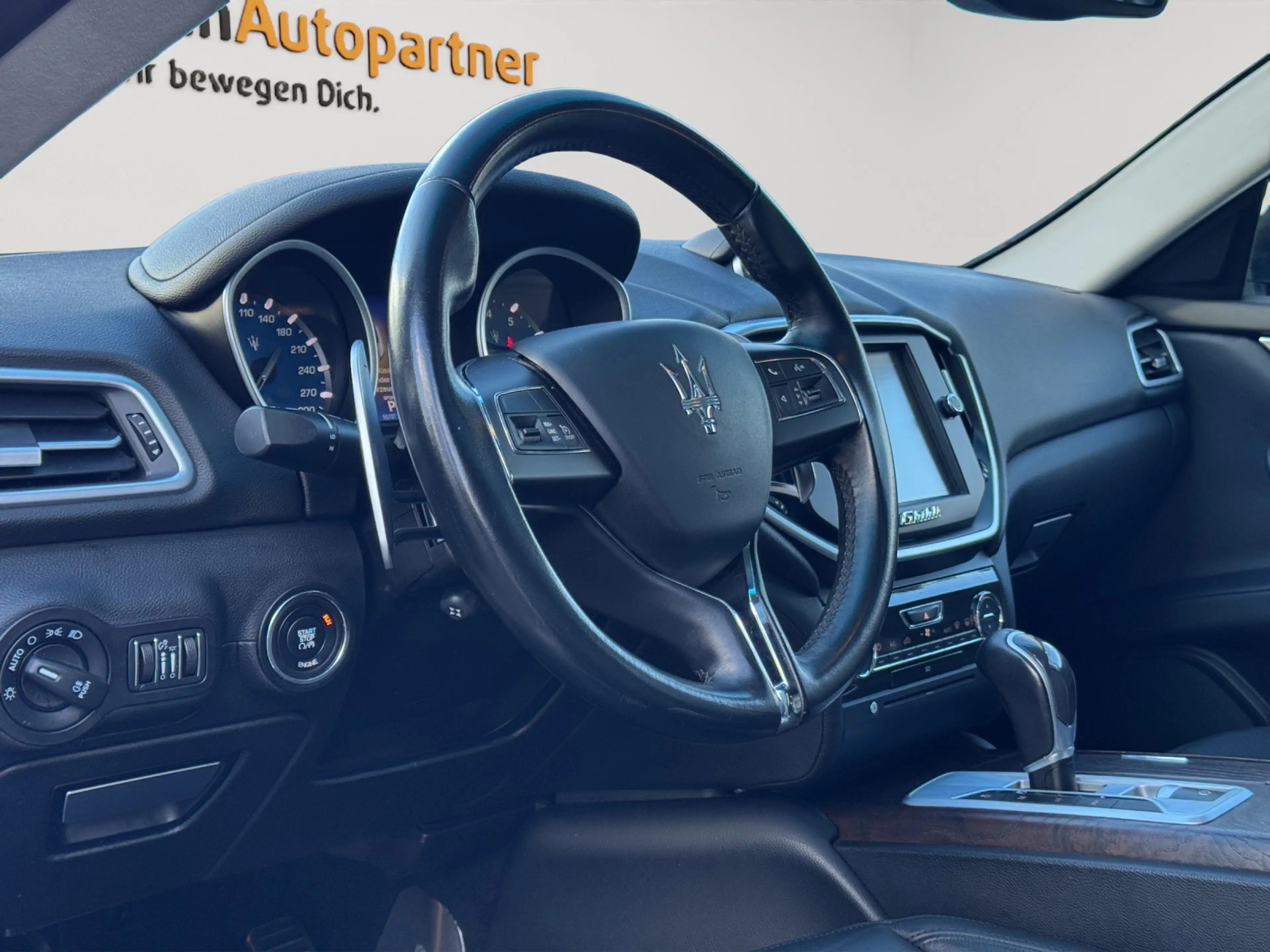 Maserati Ghibli SQ4 SSD Leder LED Navi RFK — photo 11