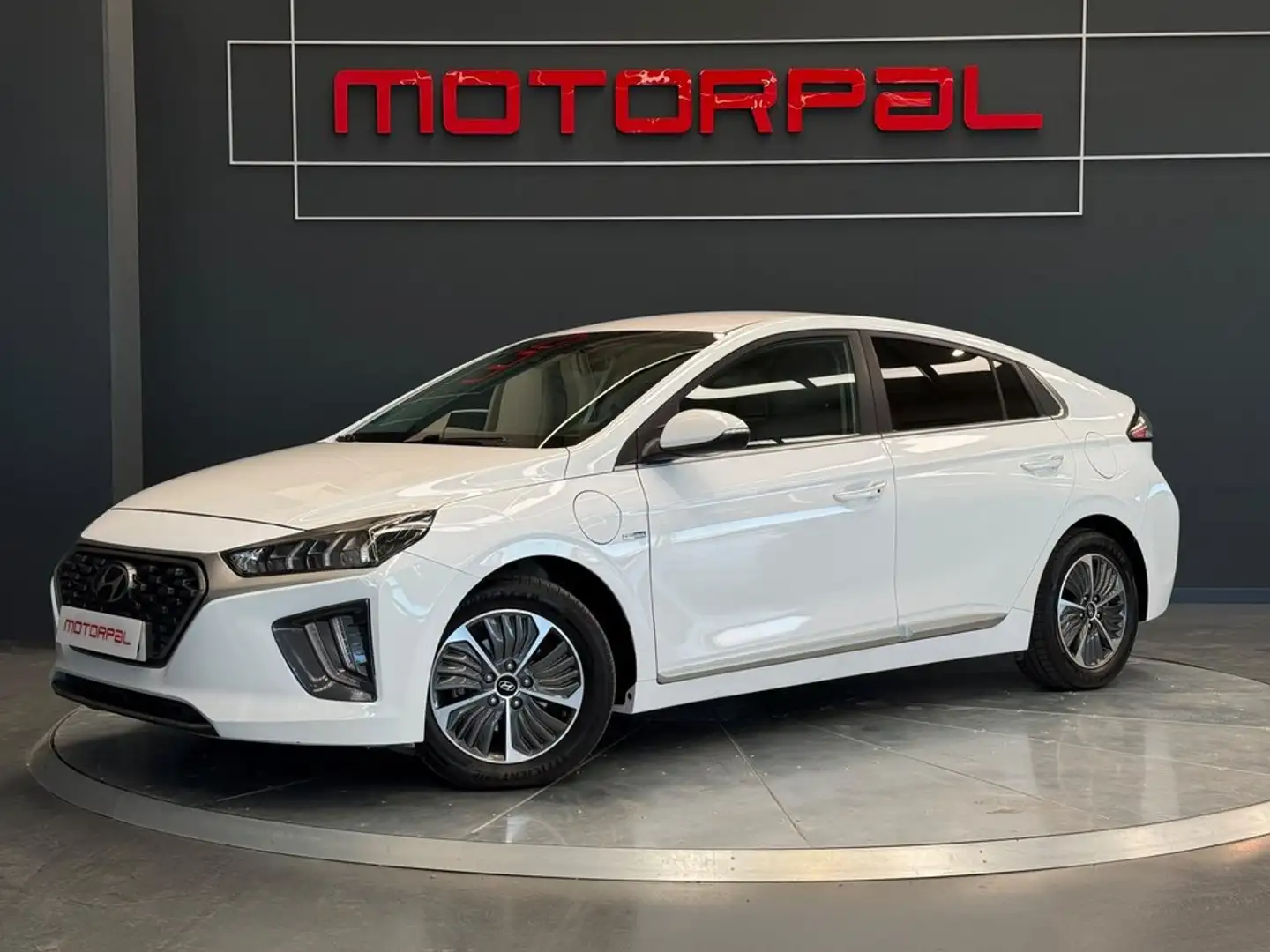 Hyundai IONIQ PHEV 1.6 GDI Tecno Blanco - 1