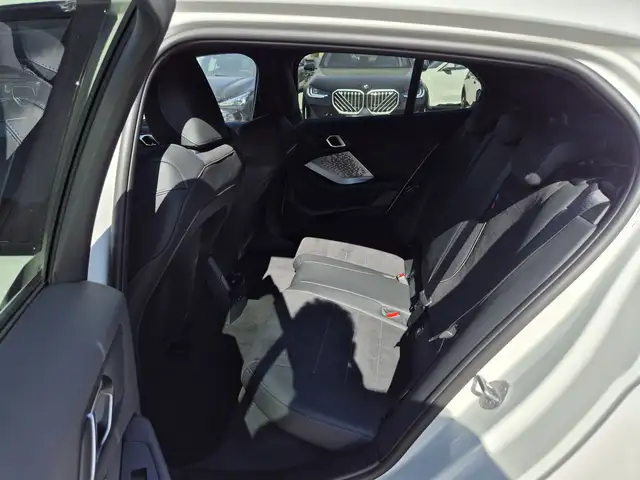 BMW 1 Series view 7