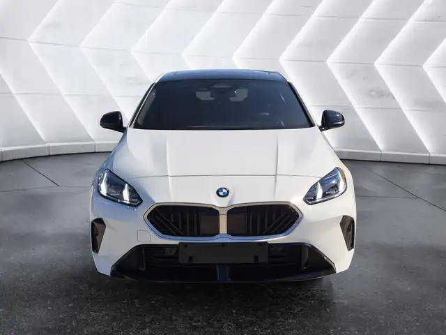 BMW 1 Series view 2