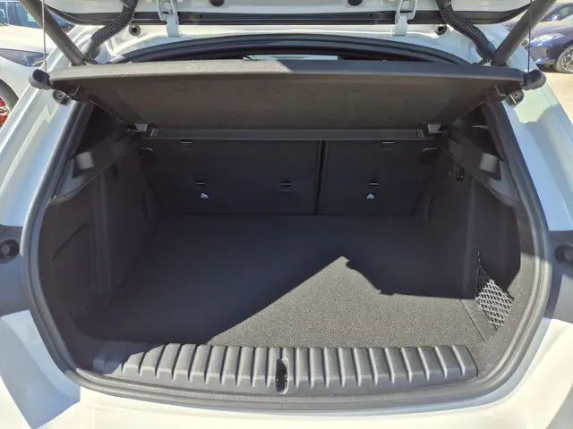 BMW 1 Series view 11