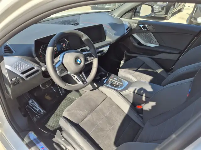 BMW 1 Series view 6