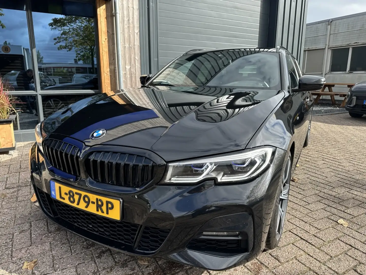 BMW 330 3-serie Touring 330i BnsEd.PlusM-Sport Pakket Zwart - 2