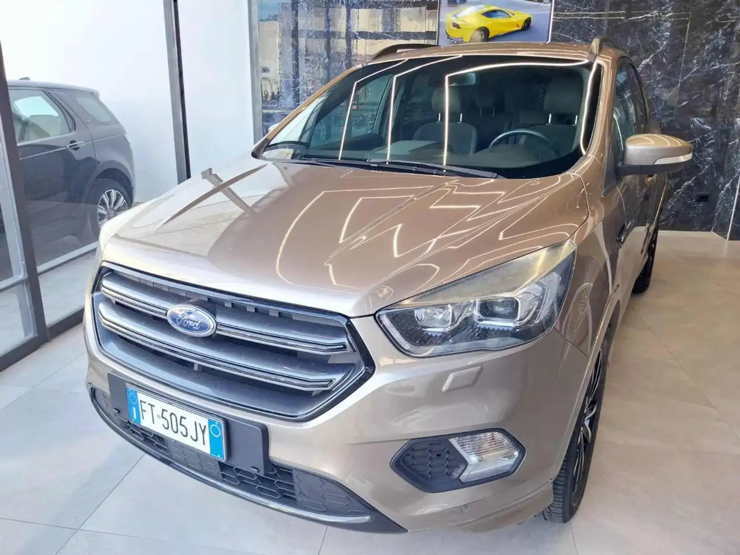 Ford Kuga 1.5 TDCI 120 CV S&S 2WD Powershift ST-Line Bronzo - 2