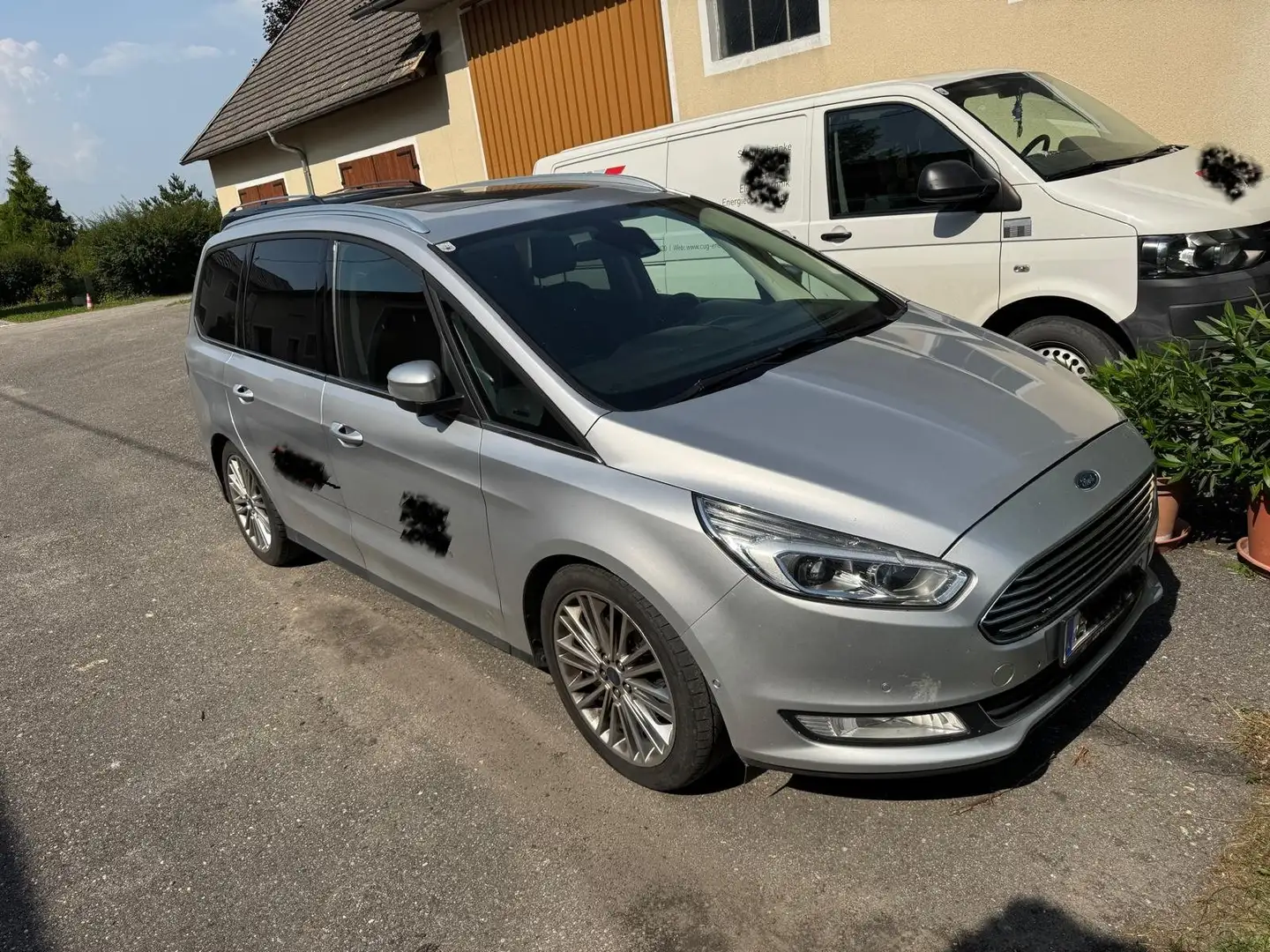 Ford Galaxy Galaxy 2,0 TDCi AWD Titanium Start/Stop Powershift Silber - 1