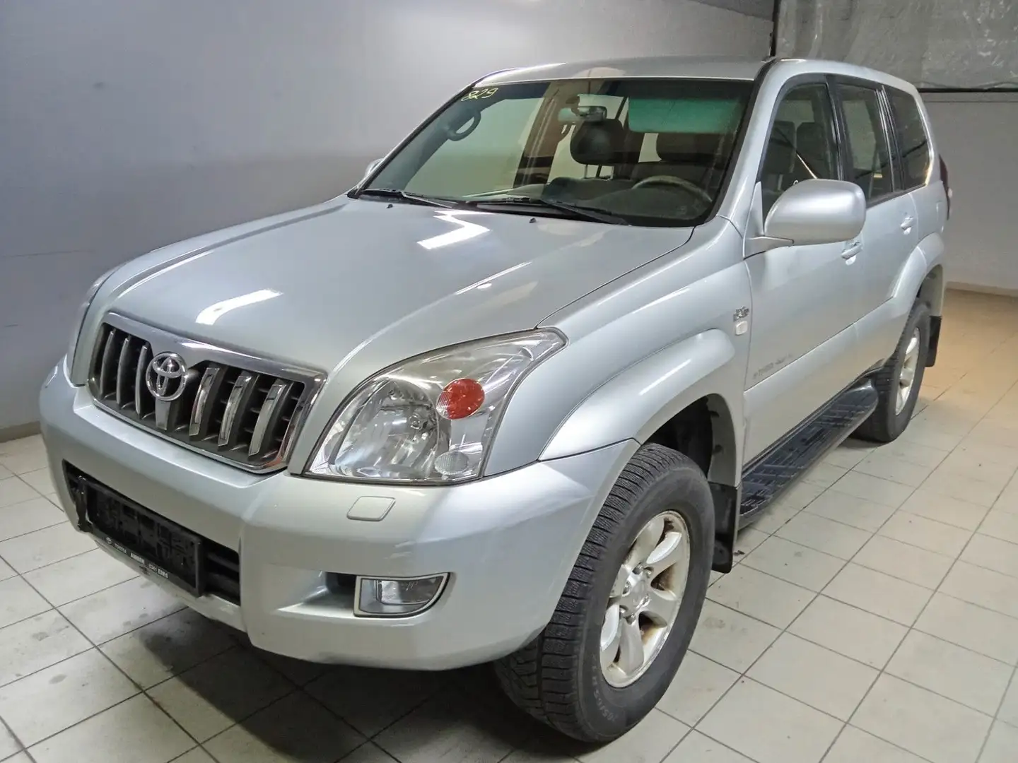 Toyota Land Cruiser 3.0 D-4D Automatik Gris - 1