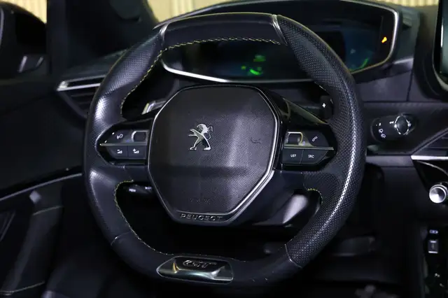 Peugeot 2008 view 17
