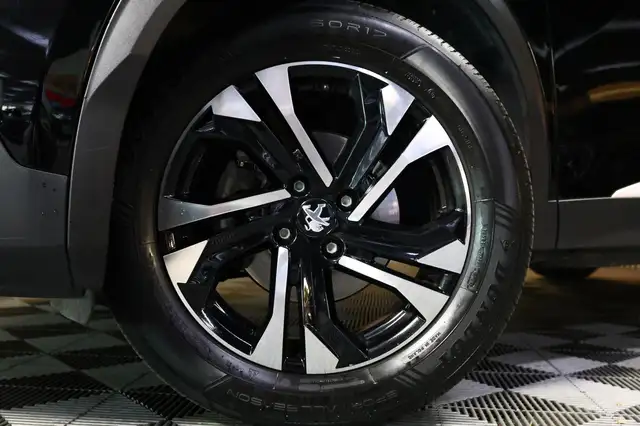 Peugeot 2008 view 4