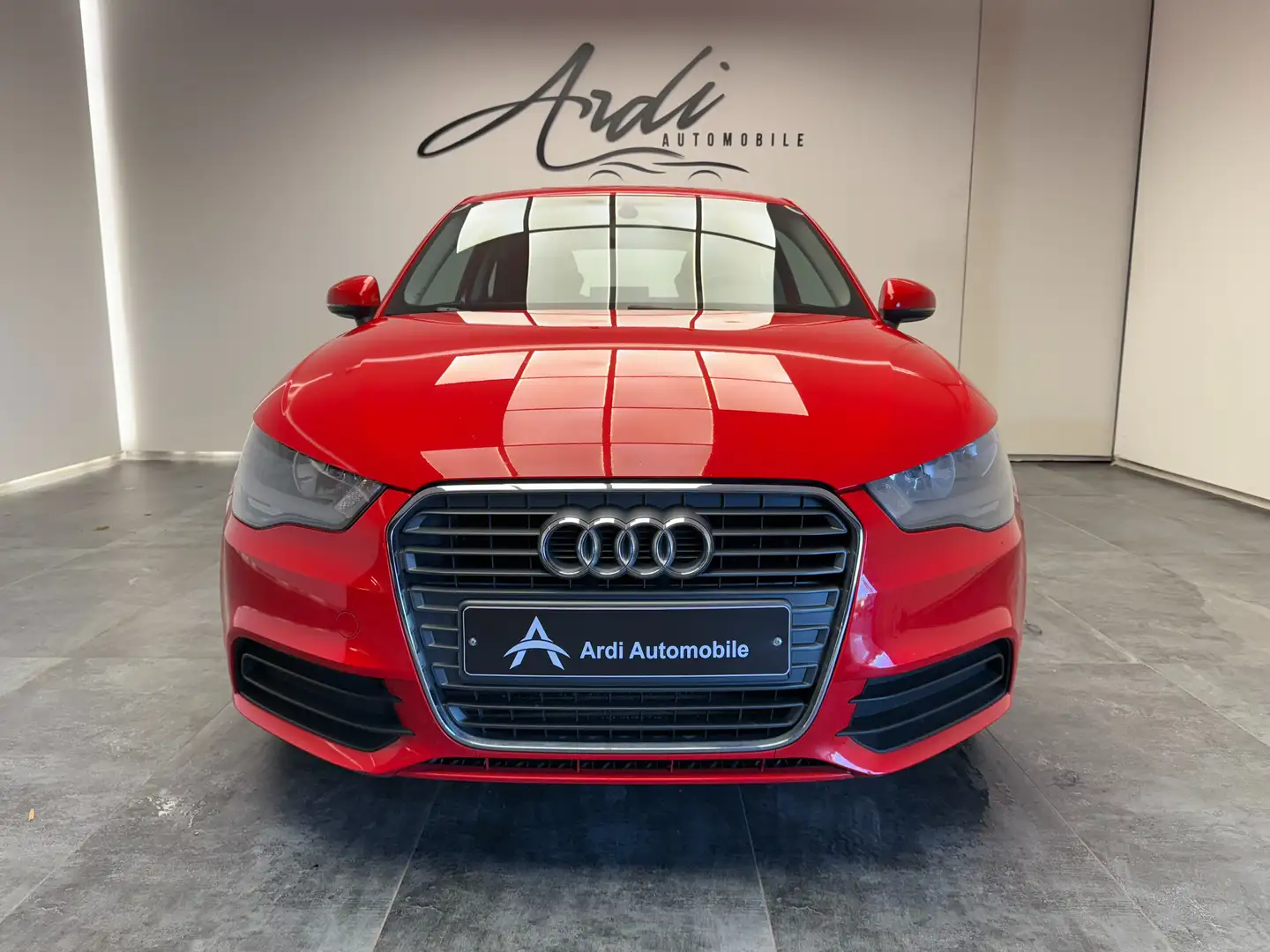 Audi A1 1.6 TDi *AIRCO*BLUETOOTH*GARANTIE 12 MOIS* Rouge - 2