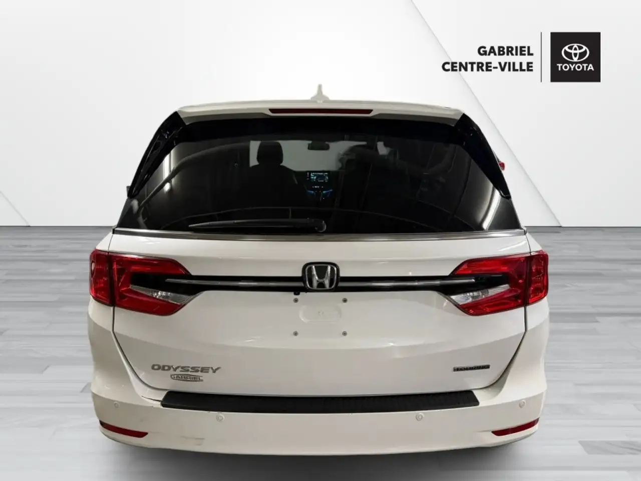 Honda Odyssey снимка Honda Odyssey