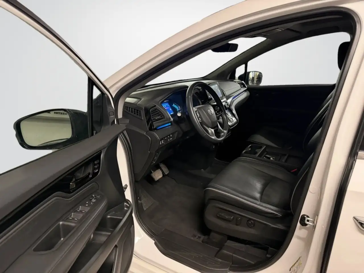 Honda Odyssey снимка Honda Odyssey