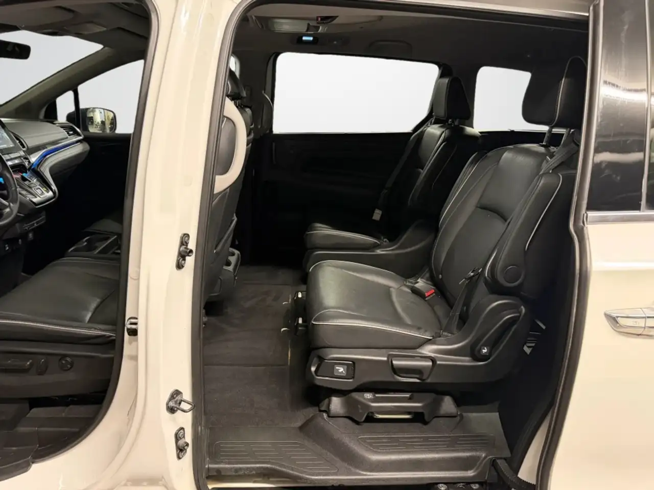 Honda Odyssey снимка Honda Odyssey