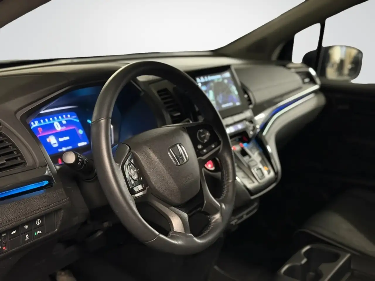 Honda Odyssey снимка Honda Odyssey