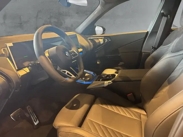 BMW X3 view 8