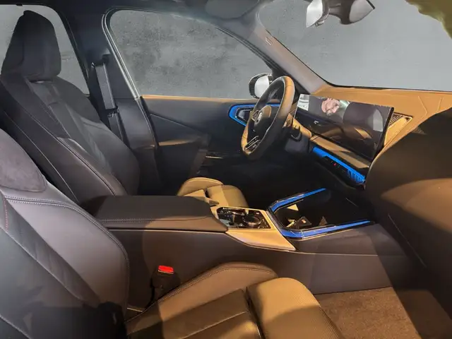 BMW X3 view 11