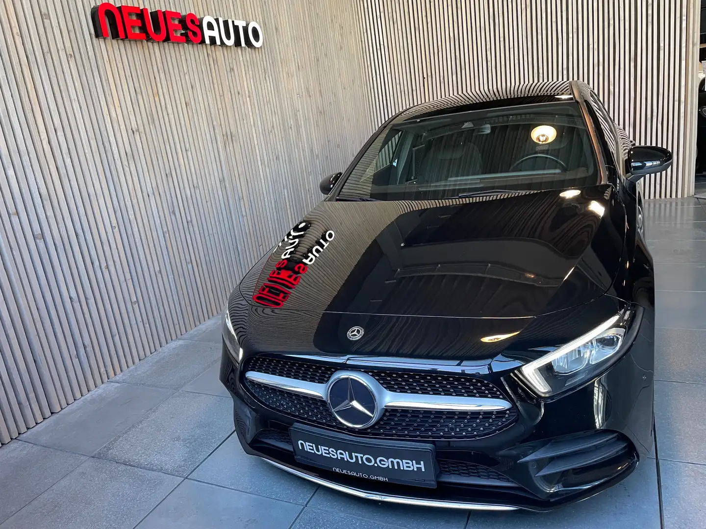 Mercedes-Benz A 180 d Aut. *AMG*PANO*Kamera*Ambiente*Keyless-Go*SoundS Schwarz - 2