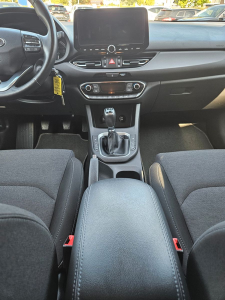 Hyundai i30 1.5 T-GDi Intro Edition Mild-Hybrid — photo 9