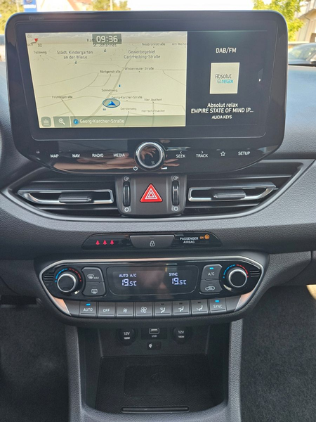 Hyundai i30 1.5 T-GDi Intro Edition Mild-Hybrid — photo 12