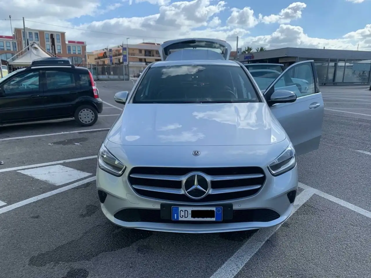 Mercedes-Benz B 180