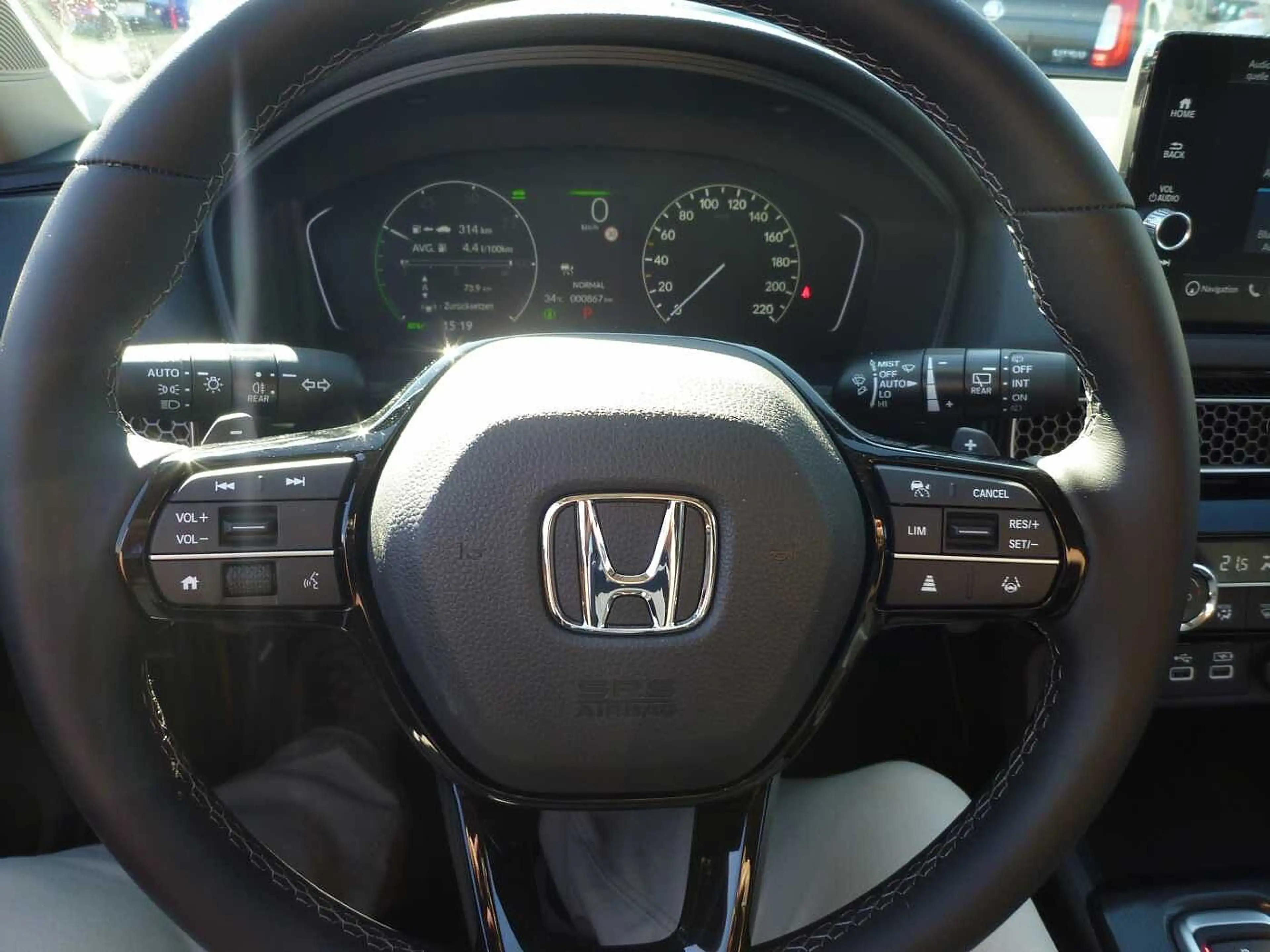 Honda Civic e:HEV 2.0 i-MMD Hybrid Elegance — photo 11