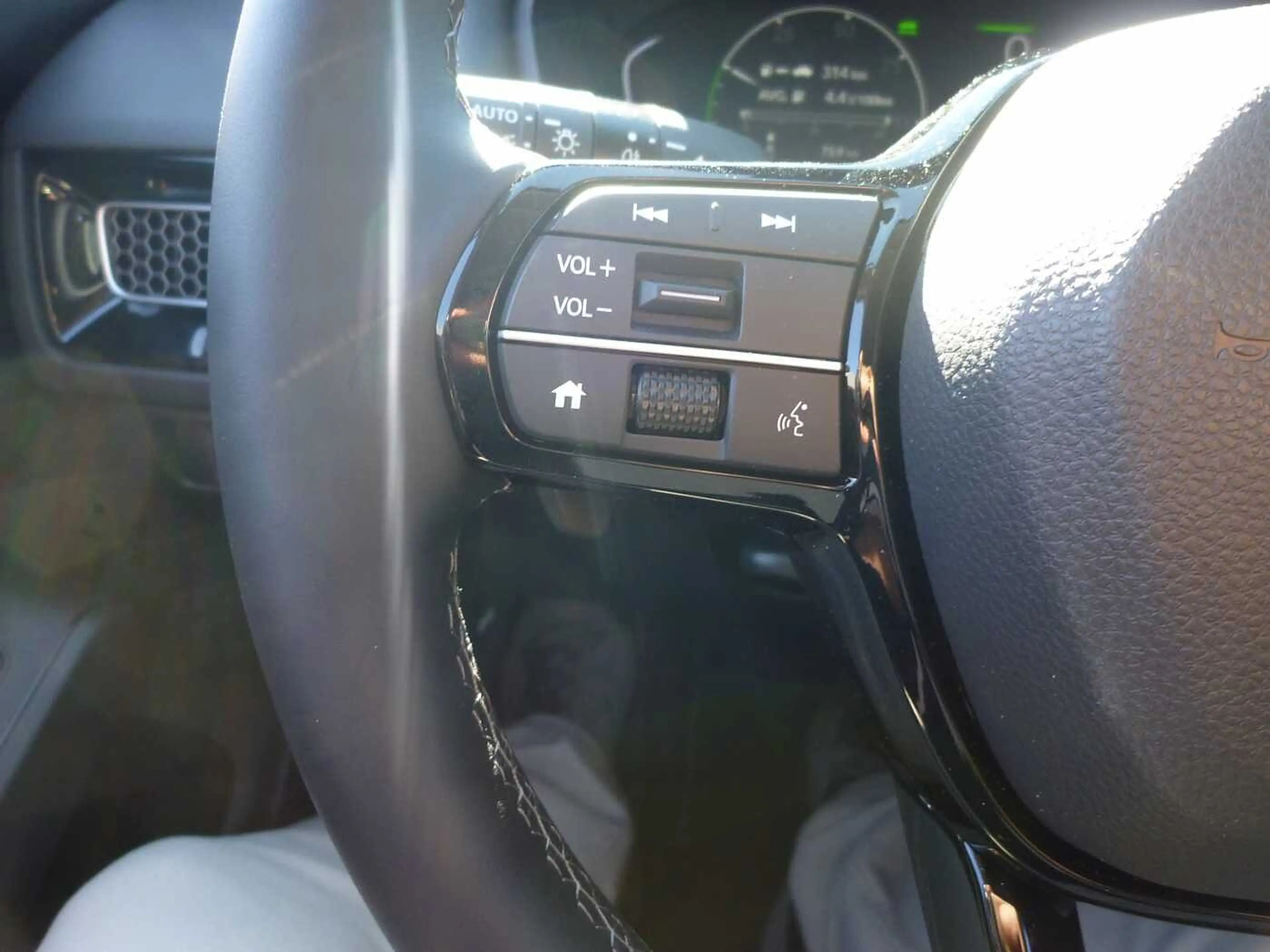 Honda Civic e:HEV 2.0 i-MMD Hybrid Elegance — photo 13