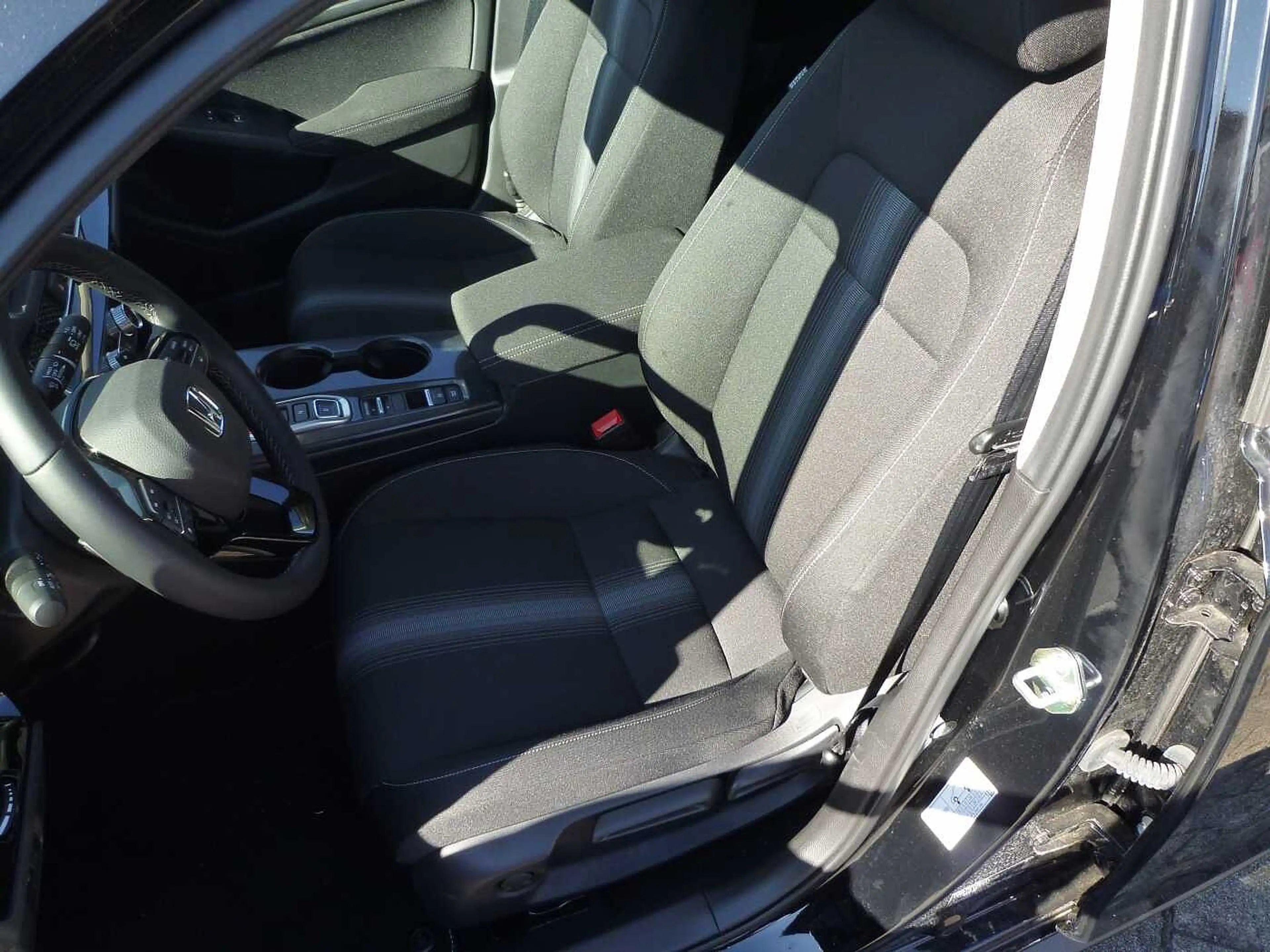 Honda Civic e:HEV 2.0 i-MMD Hybrid Elegance — photo 9