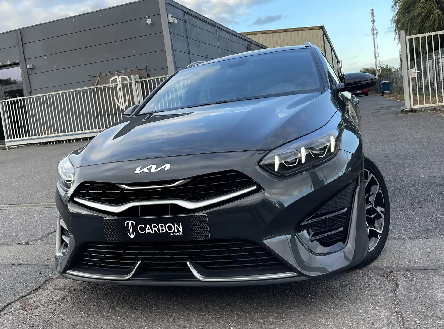 Kia Ceed SW / cee'd SW 1.0 T-GDi GT-Line 1er PROPRIO/NAVI/CAMERA/KEYLESS Grijs - 1
