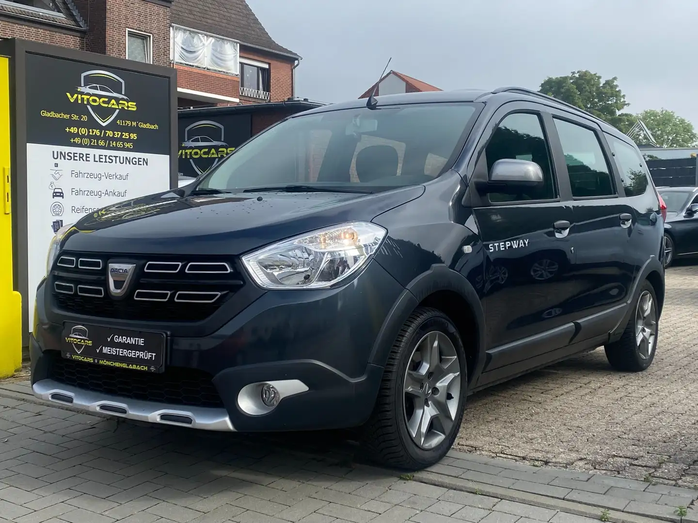 Dacia Lodgy Stepway Plus 7-Sitze | ab 4,99% | Garantie | Kam Grau - 1