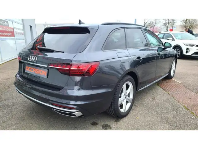 Audi A4 view 3