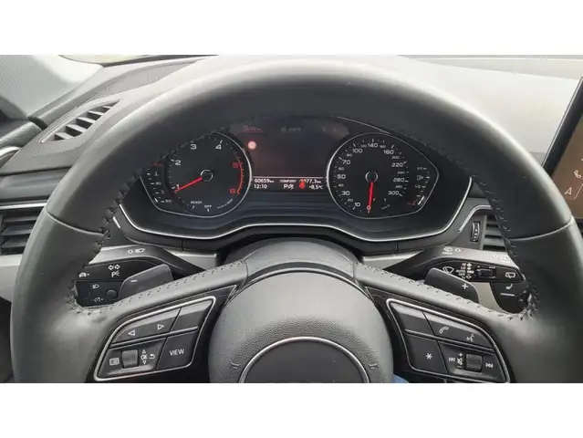 Audi A4 view 5