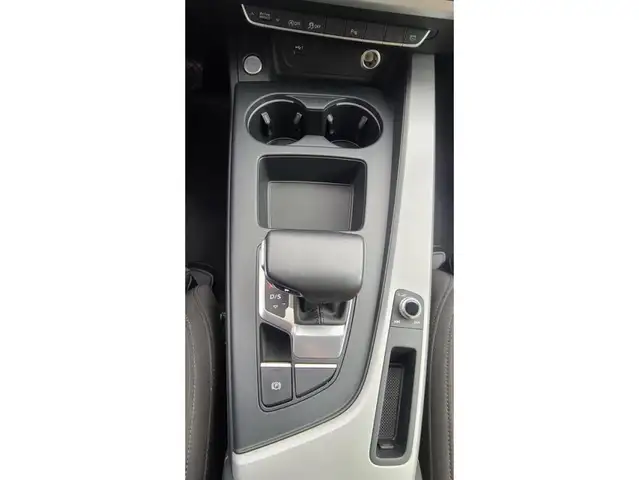 Audi A4 view 8