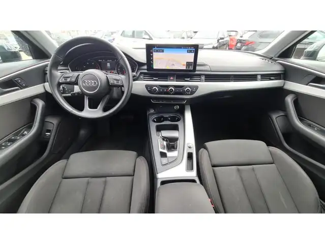 Audi A4 view 4