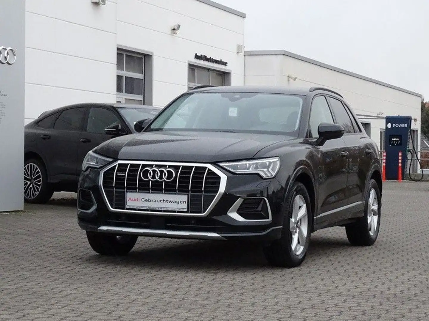 Audi Q3 40 TDI advanced quattro - Matrix / AHZV Schwarz - 1
