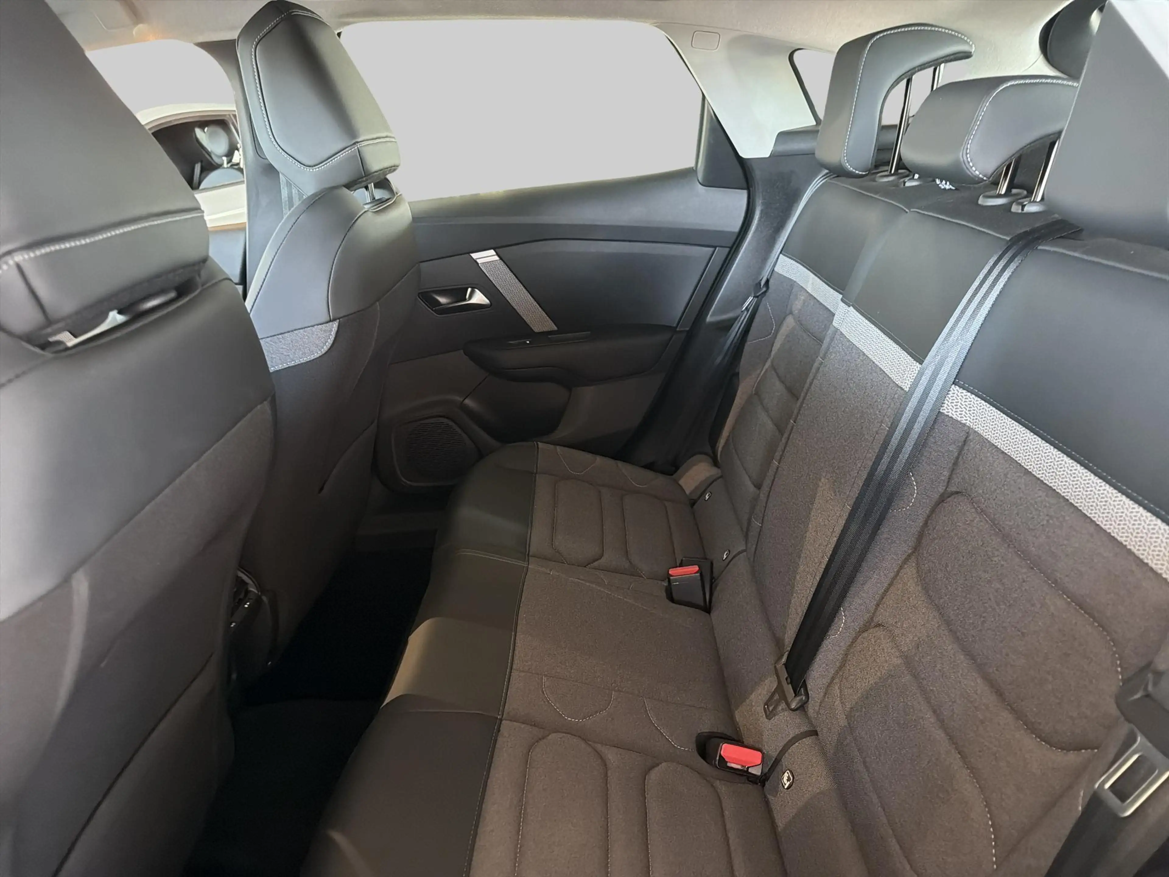 Citroen E-C4 Electric You 50 kWh SOH 93.3% | Achteruitrijcamera | Airco — photo 6