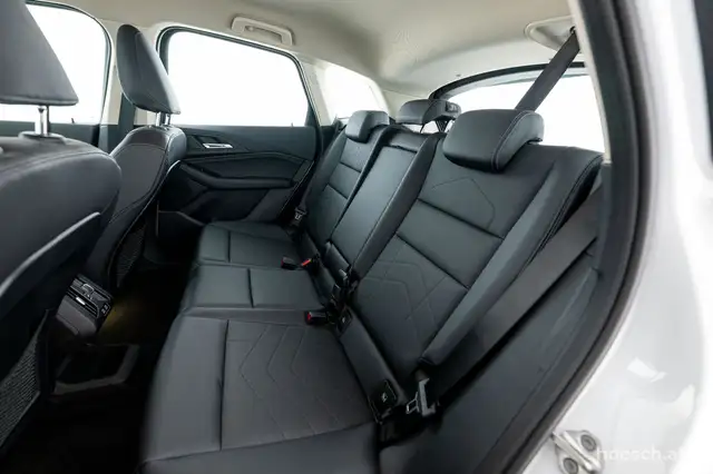 BMW 2 Series view 7